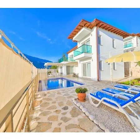 Villa James 4 *